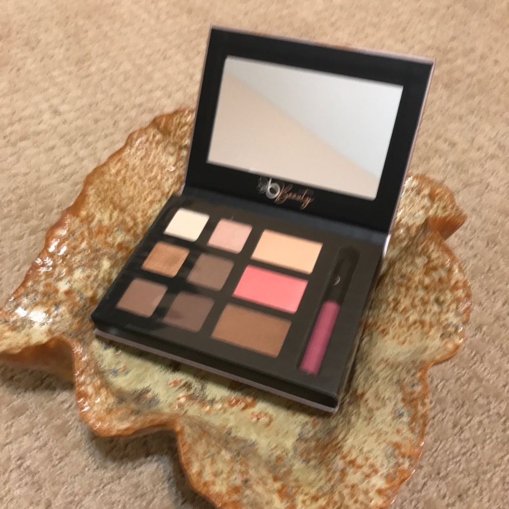 ✳️ 3 for 💲2️⃣4️⃣ ✳️  NEW! Set of Eyeshadow, Blush, & Lip Gloss